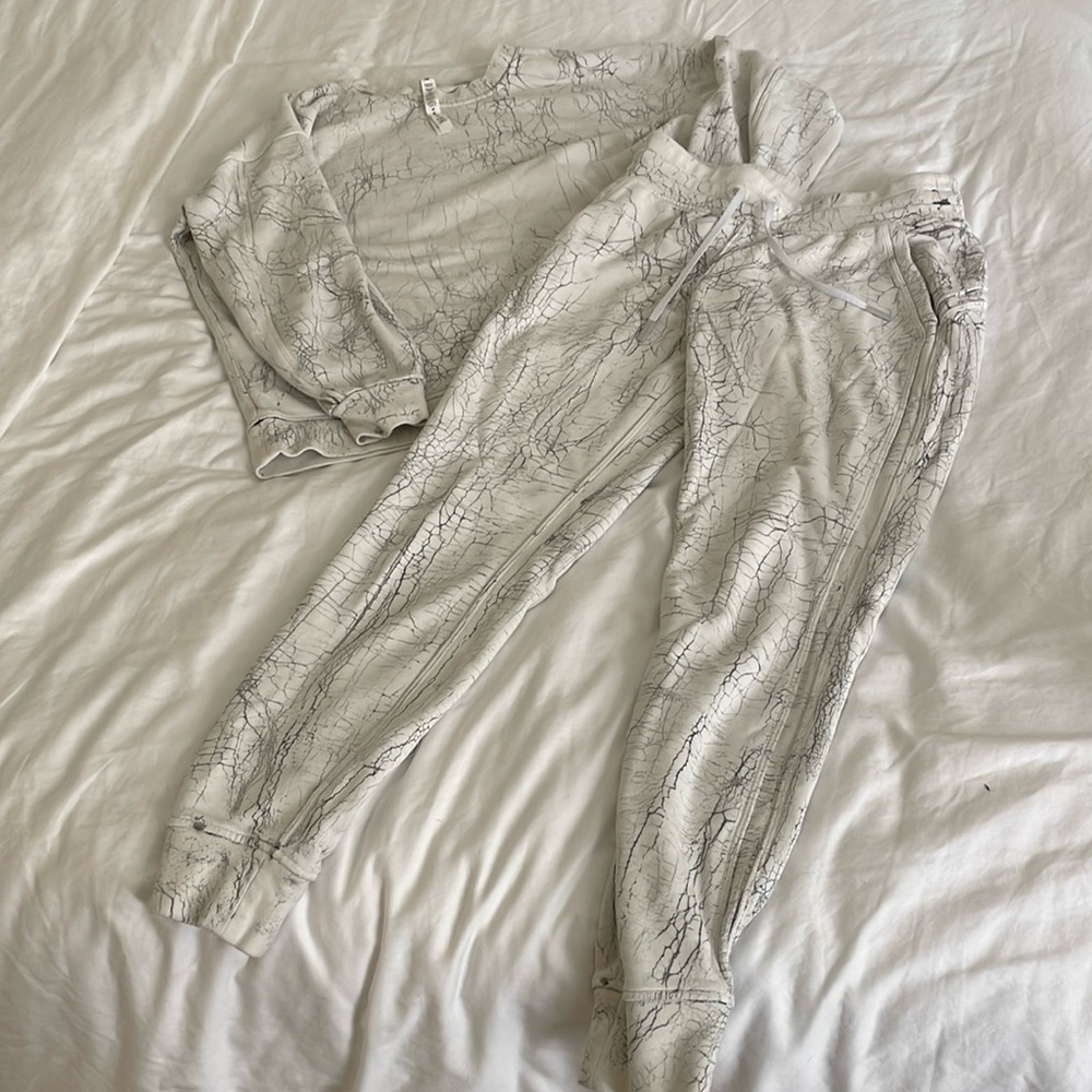 Lululemon Sweatshirt and Sweatpants